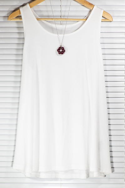 ROUND FLOWER PENDANT OF DIFFERENT COLORS