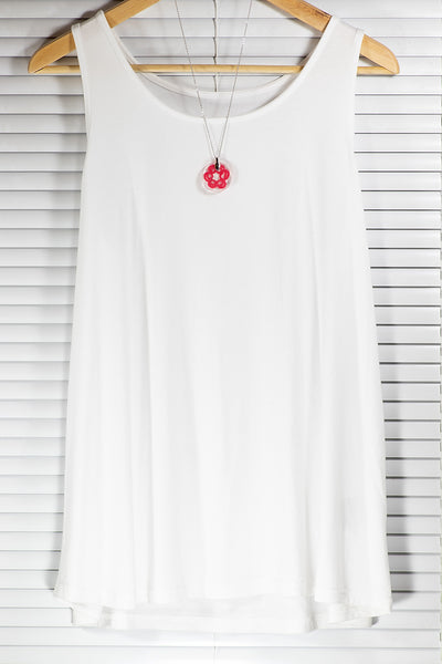 ROUND FLOWER PENDANT OF DIFFERENT COLORS