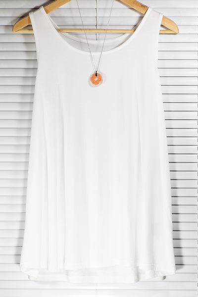 ROUND FLOWER PENDANT OF DIFFERENT COLORS