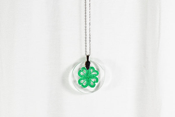 ROUND FOUR LEAF CLOVER PENDANT