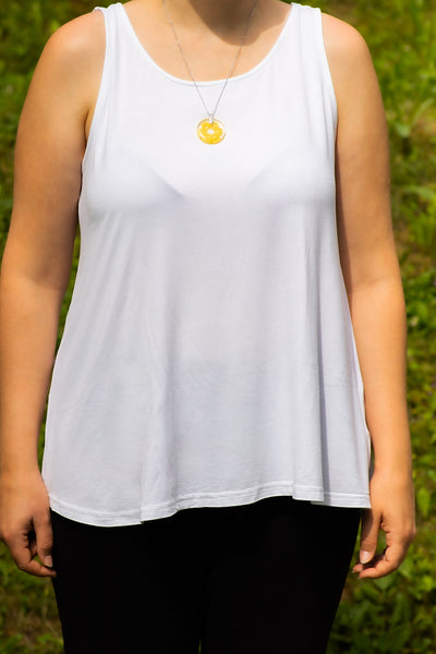 ROUND FLOWER PENDANT OF DIFFERENT COLORS