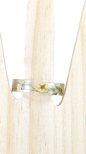 RINGS with flowers in resin