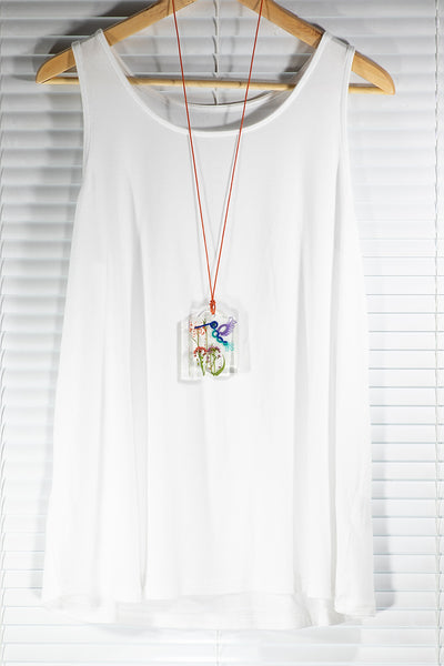 HUMMINGBIRD PENDANT WITH RED FLOWERS