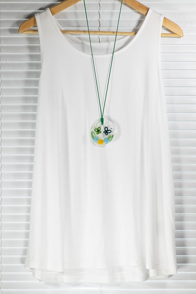 ROUND PENDANT GREEN BUTTERFLY ON YELLOW BLUE ROSES