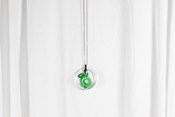 ROUND PENDANT GREEN FRUIT APPLE