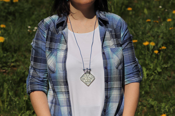 SQUARE PENDANT WHITE SNOWFLAKE WITH GLITTERS