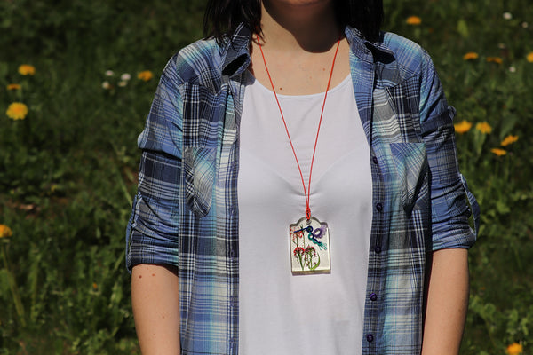 HUMMINGBIRD PENDANT WITH RED FLOWERS