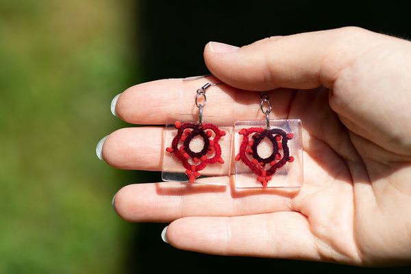 SQUARE EARRINGS RED MAPLE LEAF WITH BEADS