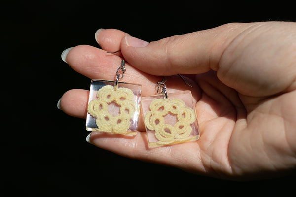 SQUARE FLOWER EARRINGS IN DIFFERENT COLORS