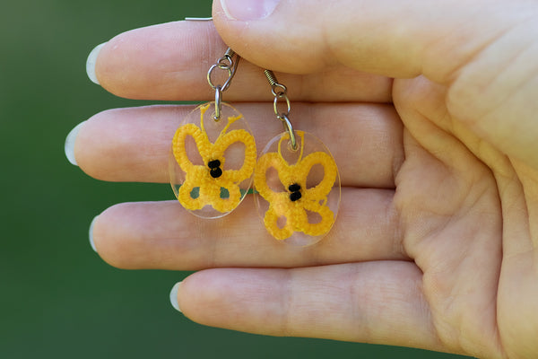 OVAL BUTTERFLY EARRINGS IN DIFFERENT COLORS