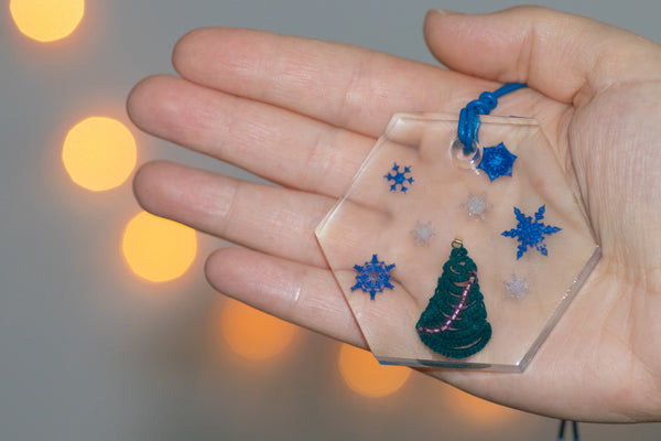 HEXAGON PENDANT CHRISTMAS TREE WITH SNOWFLAKES