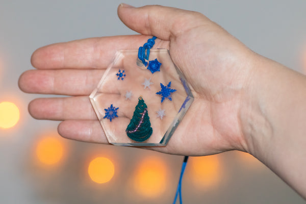 HEXAGON PENDANT CHRISTMAS TREE WITH SNOWFLAKES