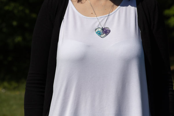 HEART-SHAPED PENDANT WITH PURPLE AND BLUE BUTTERFLY