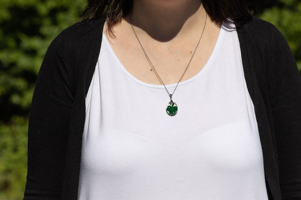 OVAL PENDANT THREE LEAF CLOVER