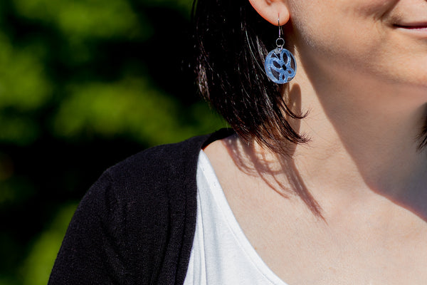 ROUND BUTTERFLY EARRINGS IN DIFFERENT COLORS