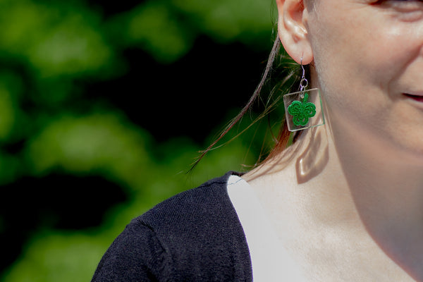 SQUARE EARRINGS THREE LEAF CLOVER