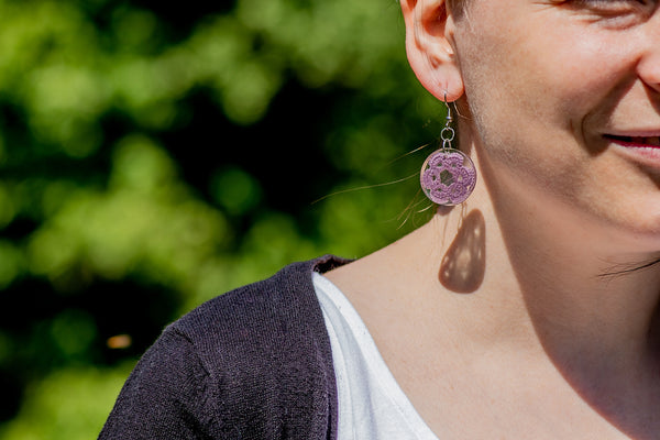 ROUND EARRINGS FLOWER IN DIFFERENT COLORS