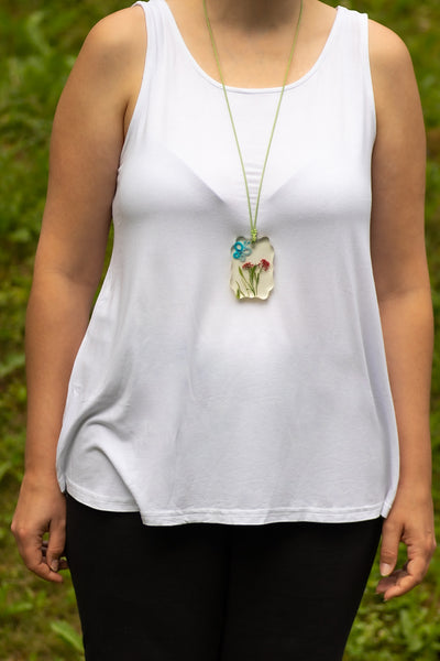 GREEN PENDANT BLUE BUTTERFLY ON THE RED LAWN