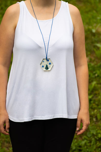 HEXAGON PENDANT CHRISTMAS TREE WITH SNOWFLAKES