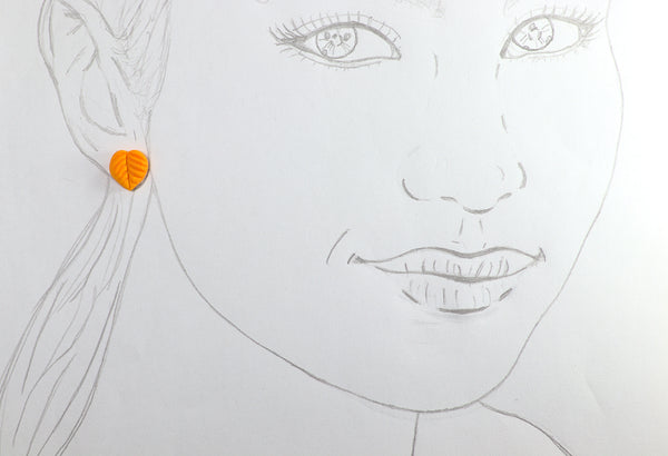 HEART-SHAPED FIXED LEAF EARRINGS IN DIFFERENT COLORS