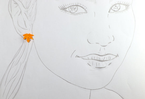 FIXED MAPLE LEAF EARRINGS IN DIFFERENT COLORS