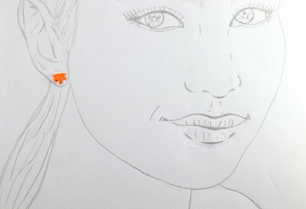 FIXED MINI MAPLE LEAF EARRINGS IN DIFFERENT COLORS