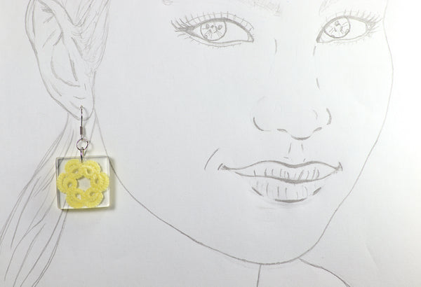 SQUARE FLOWER EARRINGS IN DIFFERENT COLORS