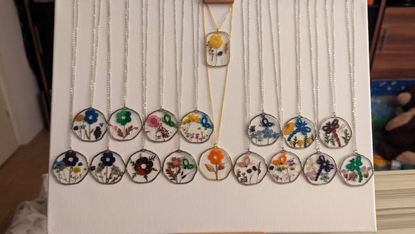 PENDANTS FRAME VARIOUS