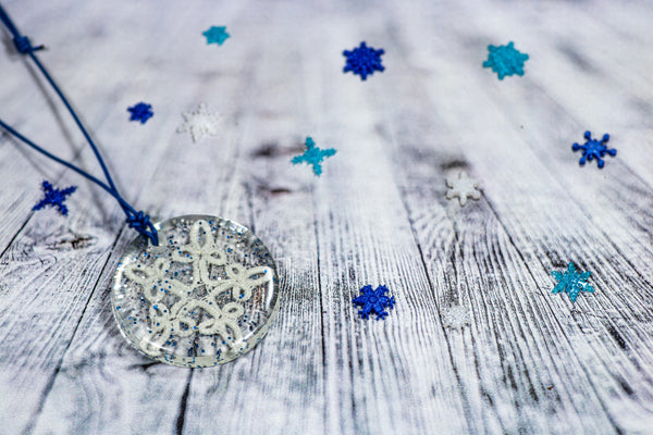 ROUND PENDANT WHITE STAR WITH GLITTERS