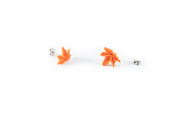 FIXED MAPLE LEAF EARRINGS IN DIFFERENT COLORS