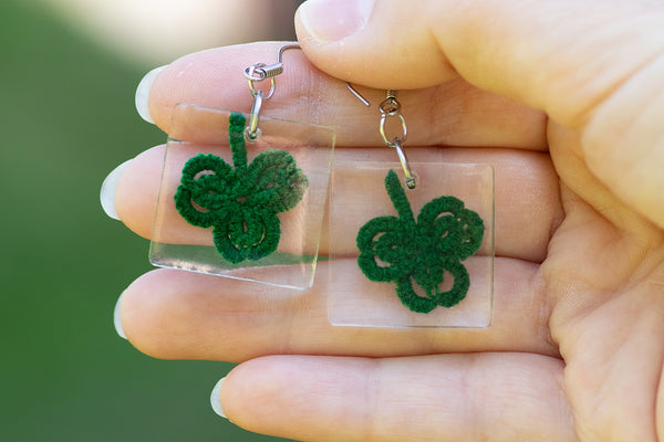 SQUARE EARRINGS THREE LEAF CLOVER