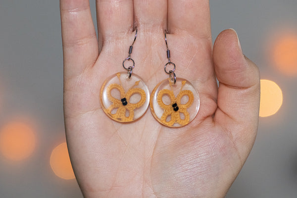ROUND BUTTERFLY EARRINGS IN DIFFERENT COLORS