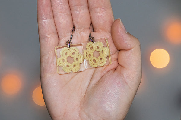 SQUARE FLOWER EARRINGS IN DIFFERENT COLORS